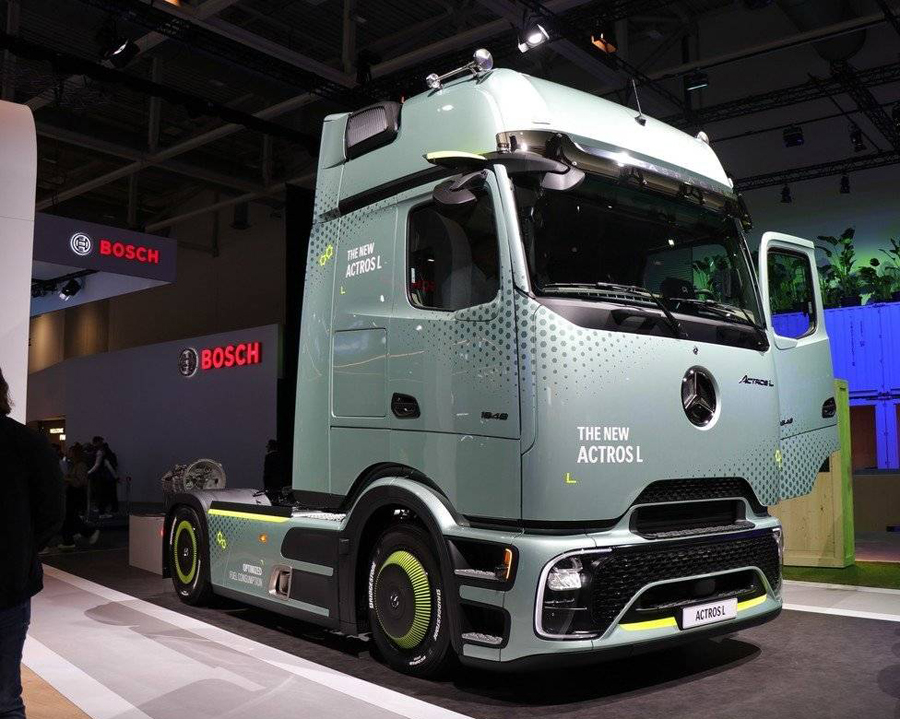 Mercedes Benz жүк көлігі қалай жұмыс істейді?